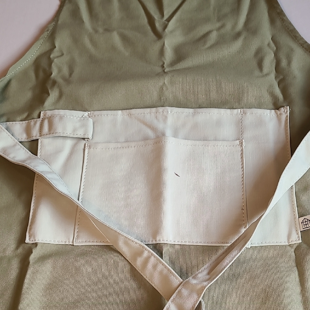 Hearth & Hand With Magnolia  Kids Tan Gardening Apron With Gloves, Pocket NWOT - Picture 3 of 10